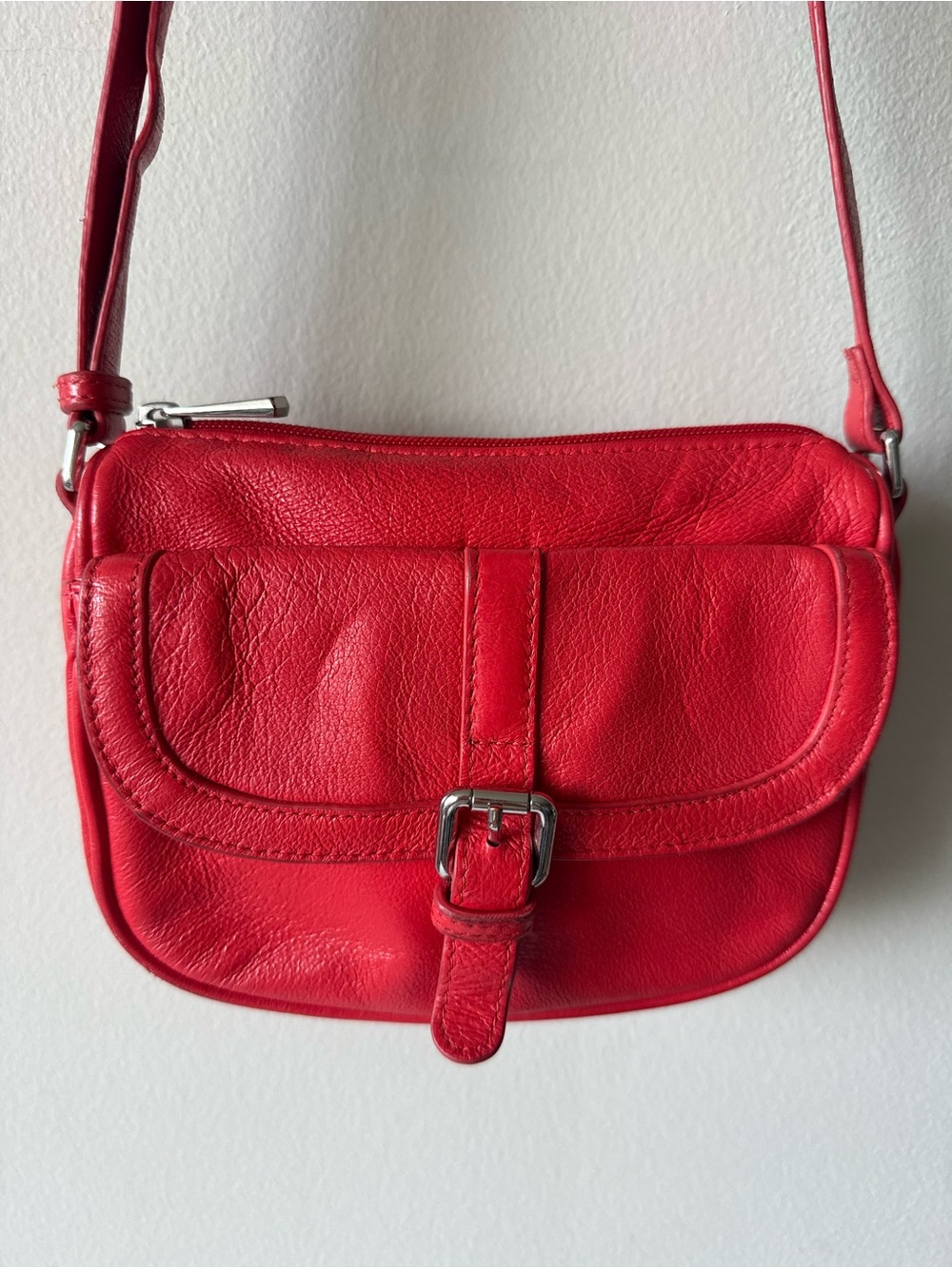 Danier Genuine Leather Red Crossbody Bag - Picture 3 of 9